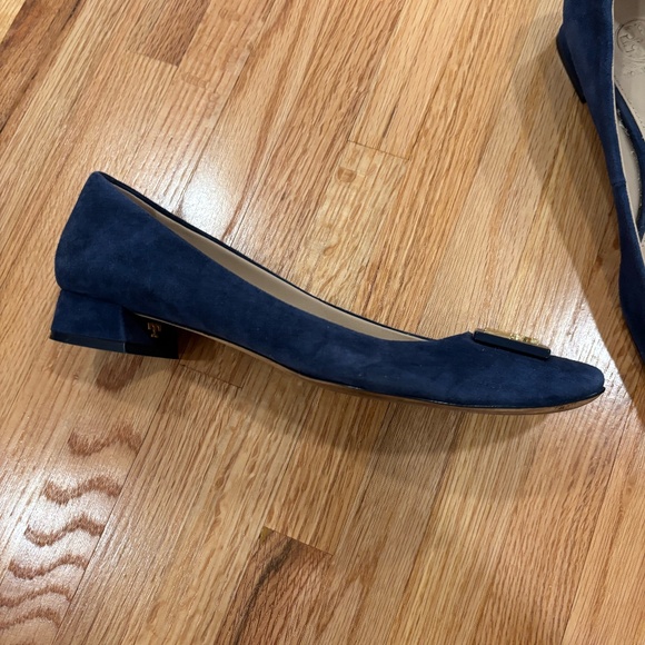 Tory Burch Navy Suede Flats, Size 8.5 - Picture 3 of 7